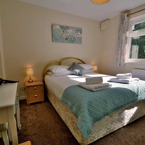Paddocks Cottages -  Mimosa bedroom